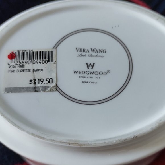 Vera Wang Pink Duchesse Teapot by WEDGWOOD (no lid) - Picture 6 of 6